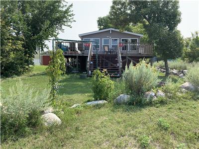 Lakefront Cozy getaway