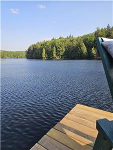 Lennox Lodge: True 5 Star Oasis - Waterfront, Quiet & Close to Haliburton