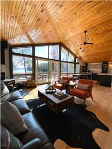 RED PINE LAKEHOUSE - Your Haliburton Escape