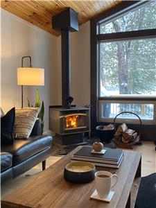 RED PINE LAKEHOUSE - Your Haliburton Escape