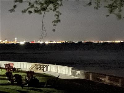EXECUTIVE LAKEHOUSE CLOSE TO. NIAGARA FALLS