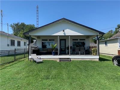 Across from public Beach. Special Fall and Winter monthly rates