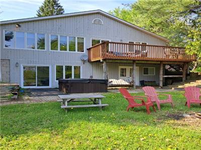 Little Lynn's Inlet -- Gorgeous, Sprawling Lake Front Home On Lake Manitouwabing