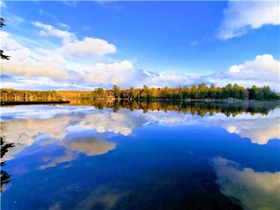 Beautiful waterfront cottage on private one acre property outside of Bracebridge