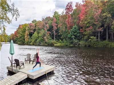 Spacious Waterfront Cottage on Muskoka River