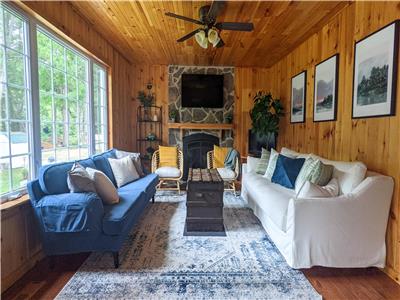 Spacious Waterfront Cottage on Muskoka River