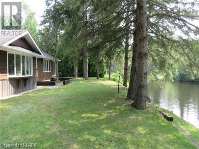 Pine Lodge on Burnt River & the Victoria Rail Trail