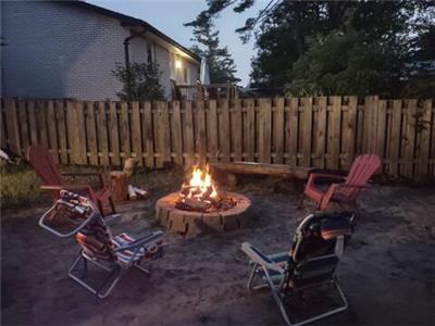Suzy's Beach House (Walk to Beach, Monthly Rentals)