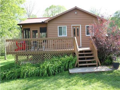 Cozy Norcan Lake Cottage