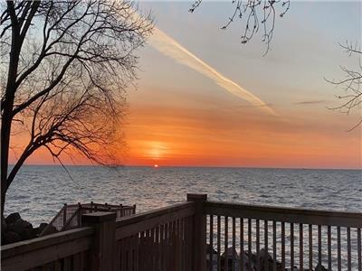 Izzy's Lookout - 2 Bedroom Spacious Lake House