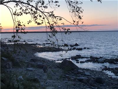 Lakefront Cottage on Traverse Bay