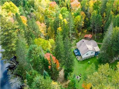 BANCROFT RIVERHAUS **Riverfront Oasis with Outdoor Sauna and Watercraft**