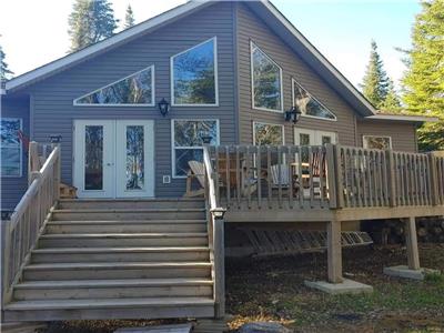 Serene Lakefront Cottage