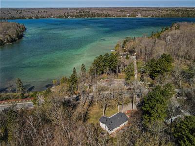 Sandy Lake Beachhouse in Buckhorn, ON ~Kawartha Lakes~ 2 hr from Toronto