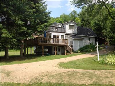 Lakefront 6 Bedroom Cottage with Private Sandy Beach Haliburton Ontario