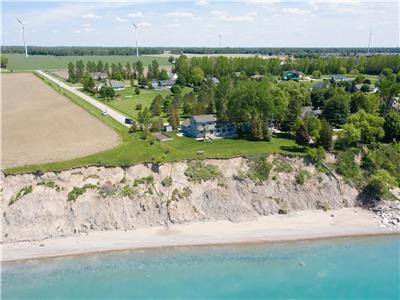 Waterfront Escape w/ Hot Tub by Grand Bend