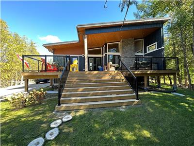 Sauble Beach Cottage - Emplacement privilgi,  pied de la plage et de la rue principale