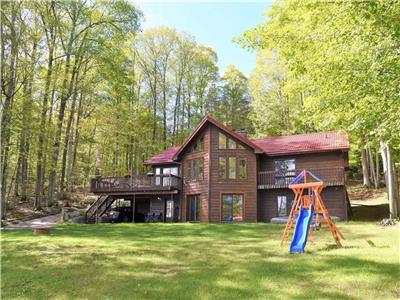 Majestic Cottage with Private Sandy Beach