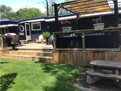 Modern Bungalow Cottage Close to Beach, Wineries, Biking Trails and More!