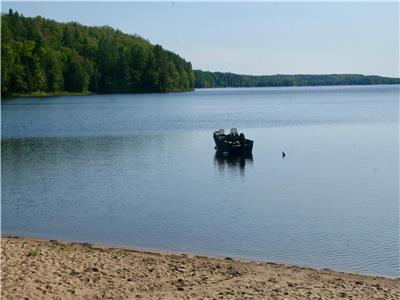 Petite Maison Sur la Plage a Dalhousie Lac