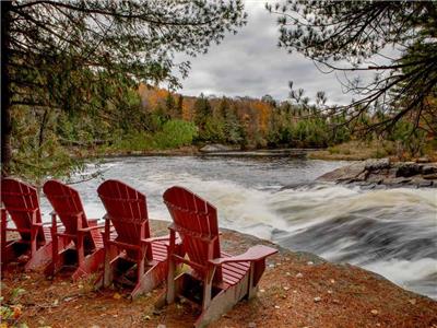 High Falls Echo - Lower-Level of Luxury Waterfront Cottage! Canoe, Kayaks, Wi-Fi, Firepit