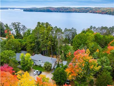 Muskoka Waterfront Retreat on Lake of Bays - New Reno, Private Beach, WIFI, Flat-screen TV