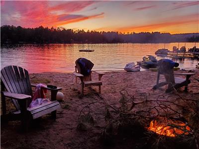 Benoir Beach 4 Season Cottage (west facing sand beach, 10 guests, motor boat, HS Internet)