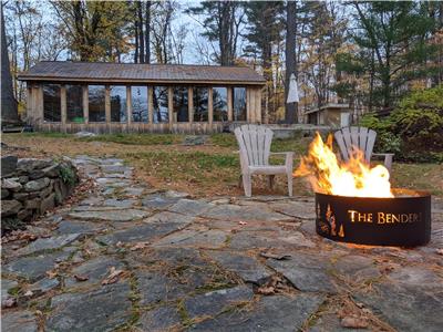 The Seguin Getaway - Waterfront Horseshoe lake