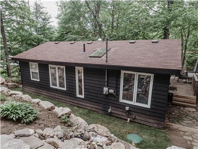 Forested Family Cottage W/HOT TUB; Halliburton Highlands; WINTER WONDERLAND; WINTER WKND $500 ALL IN