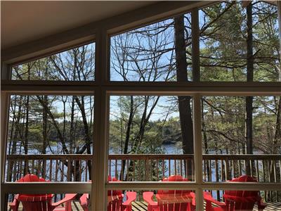 Heron Ridge is a year-round, lakefront family cottage on quiet Kennebec Lake, Central Frontenac