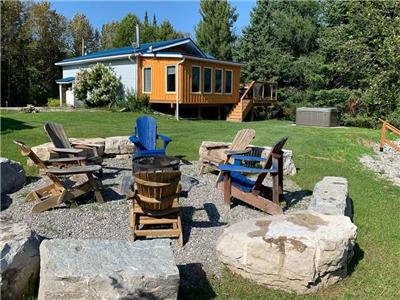 Blue Buck - Newly Renovated Kawartha Lakes Waterfront Cottage with Hot Tub!