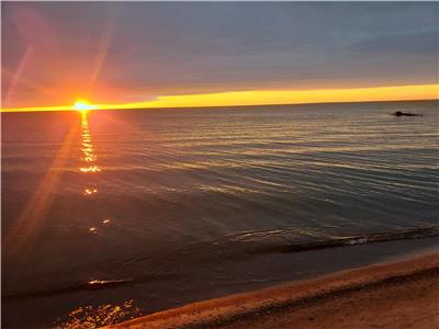 Long Beach - Chalet de plage de sable en bord de lac. Vraiment, sable, Bord de lac, sr, propre