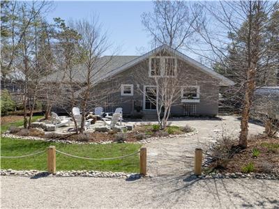 Lake Huron Cottage in Lurgan Beach (The Birchtree Cottage)