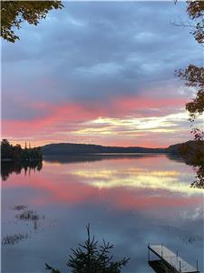 Jogi's Den - Four Season Waterfront, nestled between Haliburton & Bancroft!