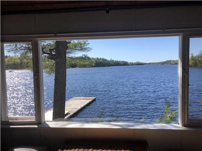 GEORGIAN BAY COTTAGE ON DEER ISLAND NEAR HONEY HARBOUR