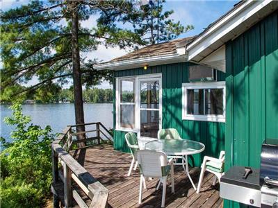 Kenholme - Truly Unique 3Br Muskoka Cottage Only Steps from the Water w/ Diving Board! Pet-Friendly
