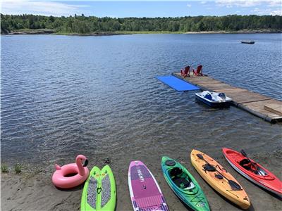 Sandy Beach Waterfront w/ AC | kayak, SUP, floating mat, Ping Pong