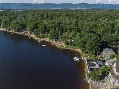 Welcome to your Shoreline Getaway,your beautiful beachfront property