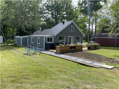 Sturgeon River Cottage Rental. Renovated. Adorable. Close to everything. Water access!