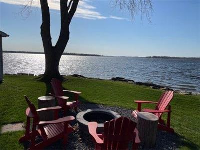 Waterfront Quiet Cozy Cottage