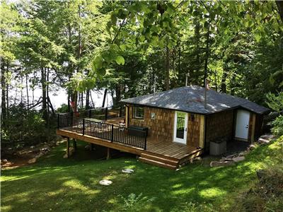 Barefoot Cabin - A Couple's Getaway at Sheldrake Lake