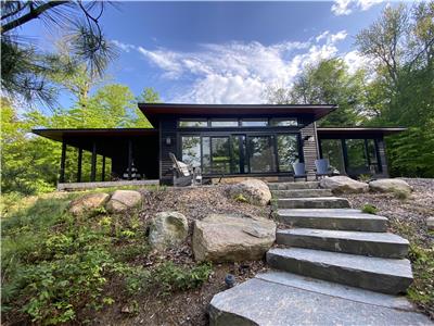 Beautiful Four Seasons Cottage on Big Whitefish Lake