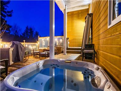 The Loft at Trailhead Lakehouse | Lakefront Hot Tub, Fire Pit, Near Ski Hill