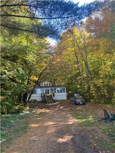 Beautiful Cottage in Muskoka on Lake of Bays  -  Affordable Lakefront Cottage