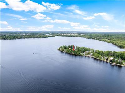 Waterfront 4 bedroom family cottage on Mississippi Lake in Carleton Place