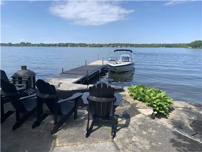 Gorgeous 4 Bedrooms Waterfront Vacation Cottage In Kawartha Lakes /Peterborough.