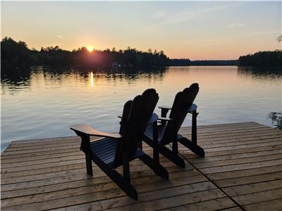 Pine Lodge on Danford Lake, sandy beach, sunset, spacious 4 bedroom, sleeps 10, Games Room