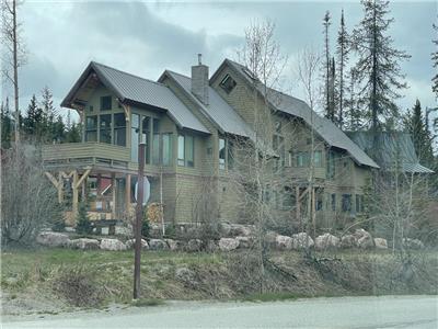 Kicking Horse Gem - True Ski in Ski Out