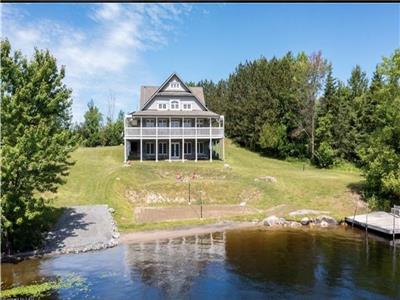 Beach Front Year Round Spacious Cottage North of Muskoka