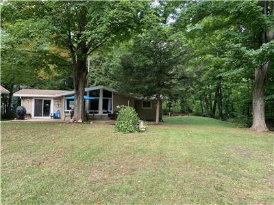 Crinks Castaways Cozy 2 Bdrm Cottage